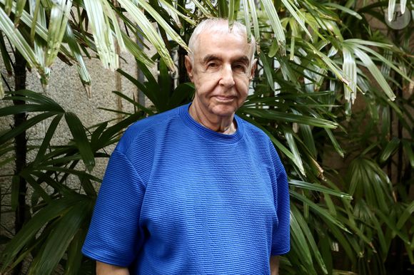 Corpo de Juca de Oliveira foi velado pelo ator e diretor Elias Andreato