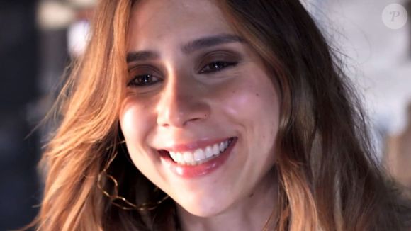 Lucélia procura a delegada Marise (Aline Fanju) e interfere diretamente nos preparativos do casamento.