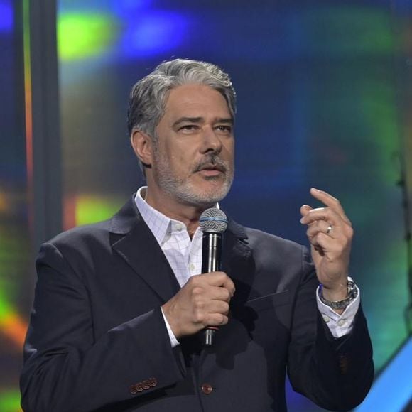 William Bonner foi chamado de machista por ex-produtor: ‘Gostaria que algumas das três [filhas e esposa] fossem submetidas a esse tipo de tratamento doentio, machista, criminoso?’