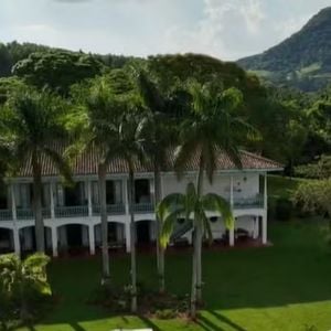 Ana Maria Braga comprou o imóvel pensando tanto nos momentos de descanso quanto em eventos entre familiares e amigos