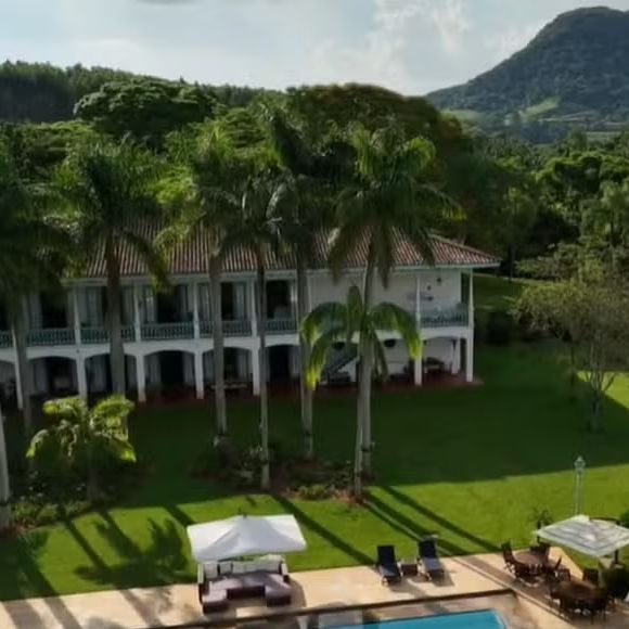 Ana Maria Braga comprou o imóvel pensando tanto nos momentos de descanso quanto em eventos entre familiares e amigos