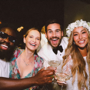 Sabrina Sato teve um segundo vestido para a festa; de renda e transparente, look deixou à mostra sua lingerie