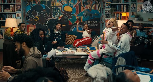 Ambientada nos dias atuais, a história segue os passos de Deborah Wayne, filha caçula de Dwayne e Whitley, protagonistas do show original, quando a jovem chega aos tradicionais corredores da Faculdade Hillman
