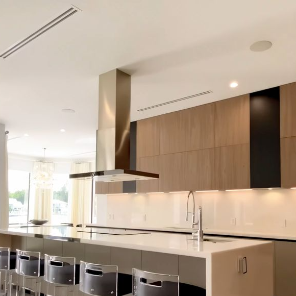 A casa de Lionel Messi em Fort Lauderdale une sofisticação contemporânea e atmosfera típica das mansões bilionárias da Flórida