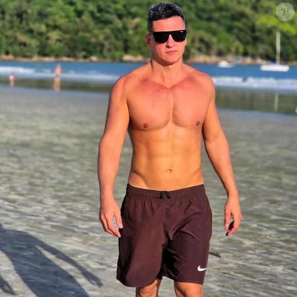 Italo Antonelli já chama atenção pelo corpo sarado no perfil do Instagram