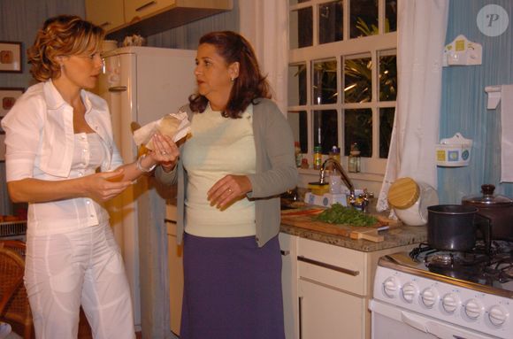 Atriz da novela 'Senhora do Destino', Mara Manzan morreu aos 57 anos em novembro de 2009 por câncer no pulmão