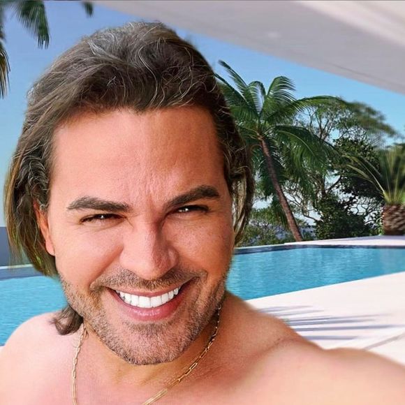 Segundo Eduardo Costa, o motivo para ter deixado o cabelo crescer foi para pagar uma promessa