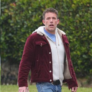 O histórico familiar de Ben Affleck era ainda mais complexo. O ator afirmou que havia alcoolismo e doenças mentais na família, descrevendo esse legado como 'bastante forte e difícil de enfrentar'