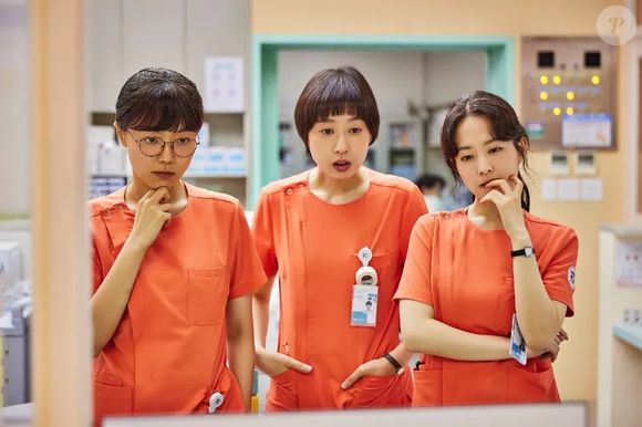 'Uma Dose Diária de Sol': uma enfermeira vive a rotina da psiquiatria e aprende que cuidar dos outros também é cuidar de si