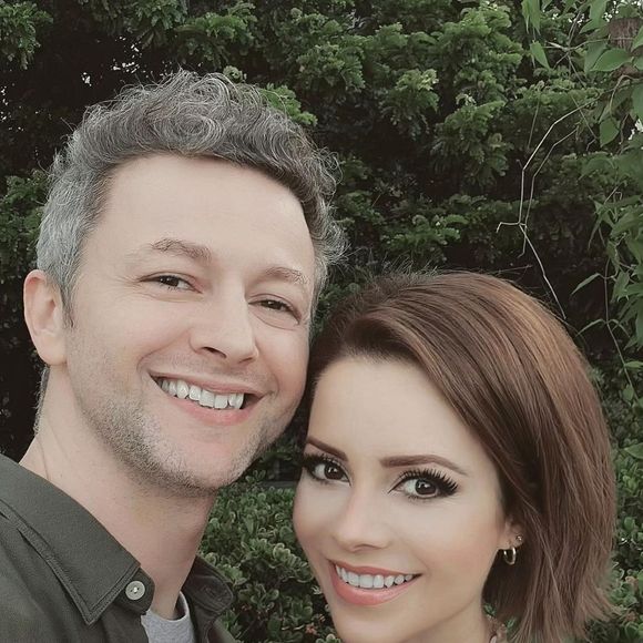 Sandy e Lucas Lima seguem com uma relação bastante amigável após a separação. Prova disso é a homenagem que o músico fez à ex-mulher neste Dia das Mães