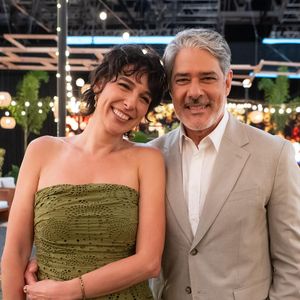 Anúncio de William Bonner levou a web ao delírio e deixou até a esposa do jornalista, Natasha Dantas, super animada