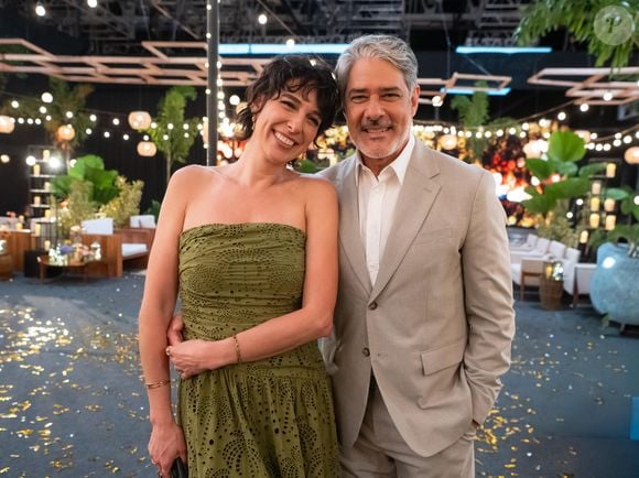 Anúncio de William Bonner levou a web ao delírio e deixou até a esposa do jornalista, Natasha Dantas, super animada