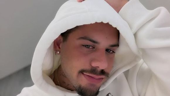 Zé Felipe assume que estava 'inofensivo' com testosterona baixa e revela mudança após chip de hormônio: 'Falhado desde os 20 anos'