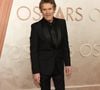Entre as atividades favoritas de Willem Dafoe estão a limpeza de esterco de animais e tarefas simples, como lavar a louça