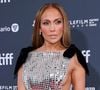 Jennifer Lopez: "Eu não bebo álcool, não fumo e não consumo cafeína. Isso prejudica a pele com o passar dos anos"