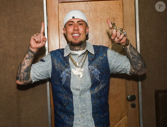 Diante da repercussão, o cantor fez questão de se posicionar. Segundo ele, o vídeo não só é antigo, como também foi mal interpretado.