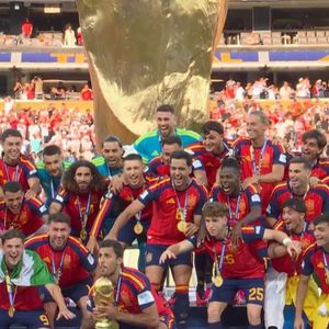 O presidente da Fifa ainda tentou tirar Trump da foto oficial da Espanha, sem sucesso