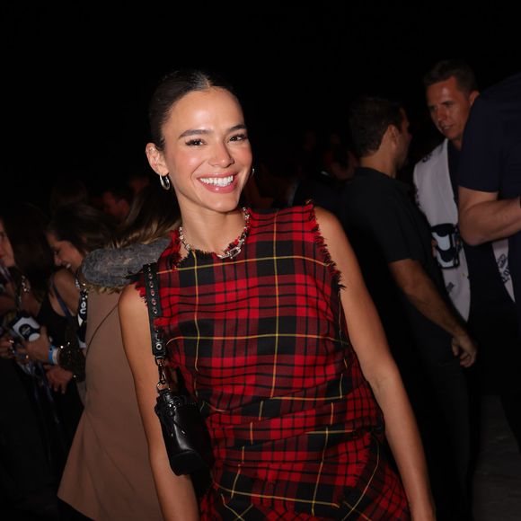 Bruna Marquezine chegou a curtir um post nas redes sociais que fazia críticas à Virginia Fonseca.