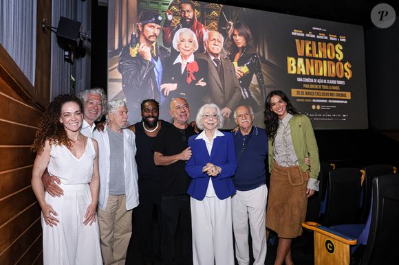 Bruna Marquezine se reuniu a Fernanda Montenegro, Ary Fontoura, Reginaldo Faria e Lázaro Ramos na sessão especial do filme 'Velhos Bandidos'