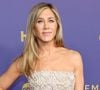 Jennifer Aniston bebe água morna com limão todas as manhãs; um hábito associado a rotinas de hidratação e a um início de dia mais leve e consciente