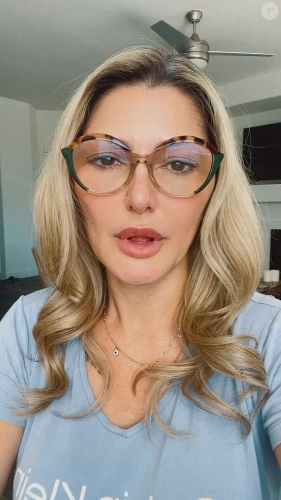 Antonia Fontenelle detonou Erika após ler uma notícia informando que os partidos PT e PSOL votaram contra a proposta do deputado Alfredo Gaspar (União-AL), que busca alterar a Lei de Execução Penal exigindo o cumprimento de ao menos 80% da pena para que haja progressão de regime em casos de crimes hediondos
