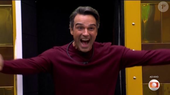 Tadeu Schmidt entra na casa do BBB 26 sem telão e protagoniza momento histórico com finalistas