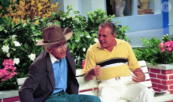 Arnoud Rodrigues em 'A Praça é Nossa' viveu tipos marcantes como o Coronel Totonho