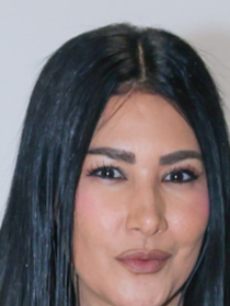 1 mês após ser criticada pela aparência, Simaria faz nova aparição e prestigia DVD da irmã, Simone, com look estilo 'saco de lixo fashionista'. Fotos!
