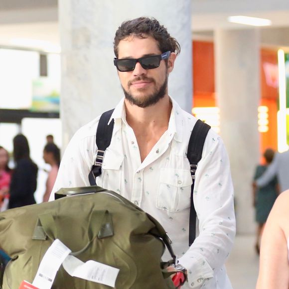 José Loreto foi apontado como affair de Larissa Bocchino e acusado pelo ex-BBB Lucas Bisoli de investir em Eslovênia, sua namorada