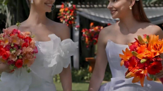 'Parece de festa junina': 'Loquinha' entrega casamento emocionante em ‘Três Graças’, mas web implica com vestidos ousados das noivas