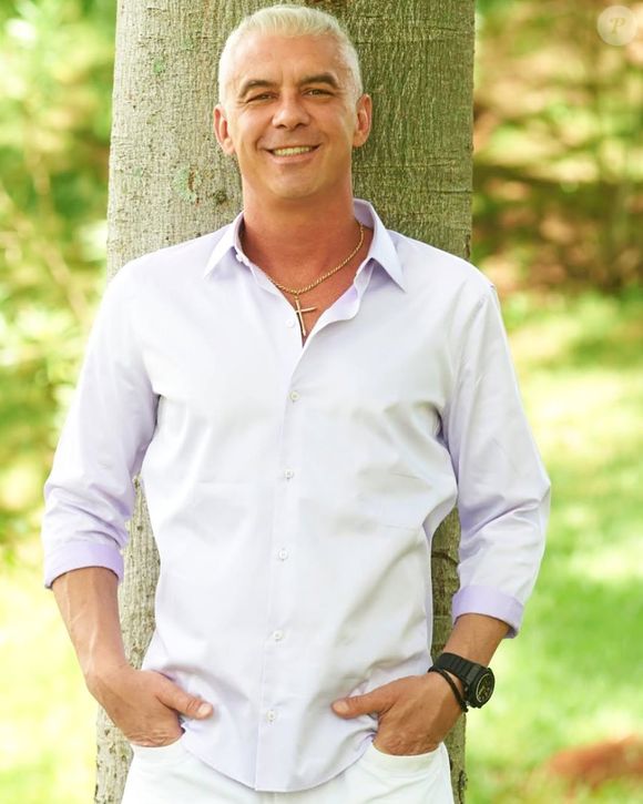 Alexandre Correa acusou a ex-Paquita Ana Paula de 'falsas acusações' ao postar vídeo no qual ela acusa o ex-marido de violência doméstica