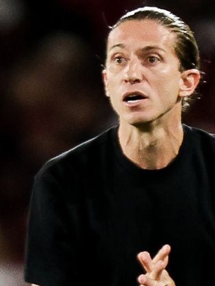 Por que o técnico do Flamengo, Filipe Luis, só usa preto? Descubra!