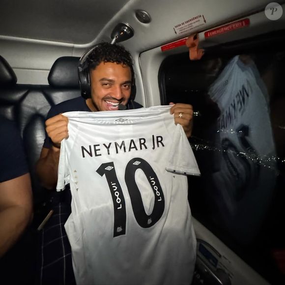 "Você não tem noção de como é gostoso a gente tá junto, teu toque, seu abraço, você é muito carinhosa, você é apaixonante, incrível, perfeita em tudo", escreveu o filho de Tiririca em uma mensagem