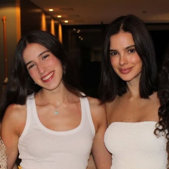 Escoliose: problema na coluna diagnosticado em filha de Rodrigo Faro e Vera Viel tem sinais discretos como 'assimetria nas costas e ombros desiguais'