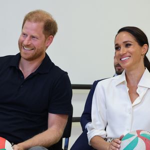 Inclusive, toda essa situação ocorre em meio aos boatos de que Meghan Markle e Príncipe Harry estariam se separando. Eita!