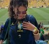 Aposte no tênis New Balance amarelo para garantir um look bem brazilcore na Copa do Mundo 2026