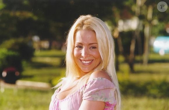 Já em 'Uga Uga', na virada do século (2000), Danielle Winits conquistou corações por sua beleza