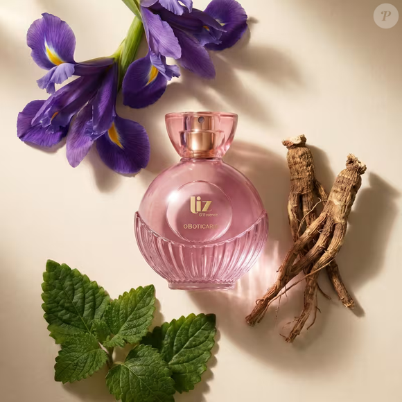 A linha Liz ganha um novo capítulo com a chegada de Liz D'Essence. Desenvolvida pela perfumista francesa Émilie Coppermann, a fragrância reúne ingredientes raros e uma construção olfativa inspirada nas tendências da alta perfumaria