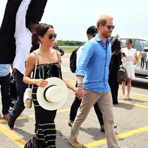 'É doloroso ver todas as crianças se dando bem, enquanto seus filhos pequenos não conhecem realmente seus primos ou parentes', falou a fonte, com relação aos filhos de Meghan e de Harry.