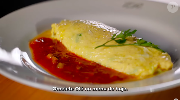 Omelete à francesa de Érick Jacquin fica deliciosa e com um toque ácido devido aos tomates. Vale a pena fazer!