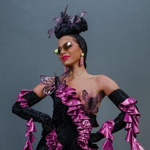 Anitta está se aventurando na atuação e acaba de ganhar uma nova torcida: fãs querem a cantora interpretando Carmen Miranda no cinema