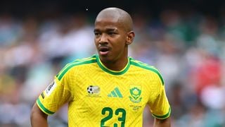 Causa da morte de Jayden Adams: polícia faz nova e importante revelação sobre jogador da África do Sul na Copa 2026 encontrado morto aos 25 anos. 'Não há...'