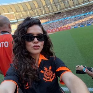 Em 2025, a atriz já negou romance com jogador do Corithians e reforçou: 'Somos amigos'