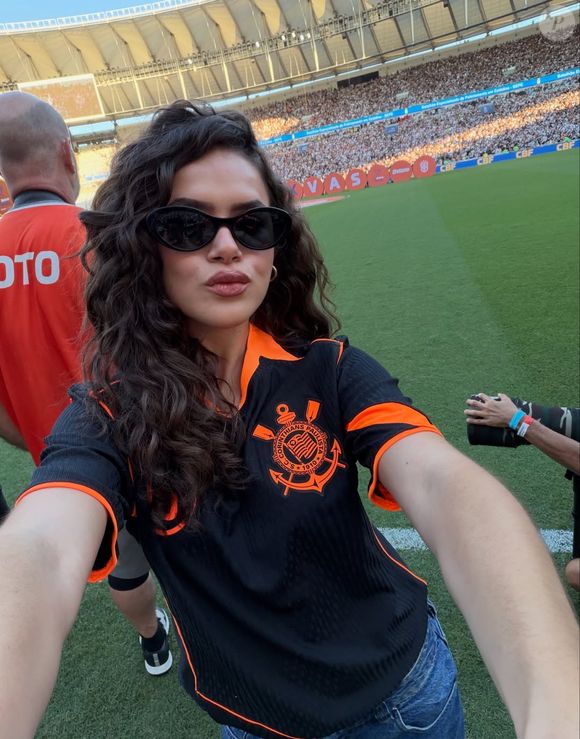 Em 2025, a atriz já negou romance com jogador do Corithians e reforçou: 'Somos amigos'