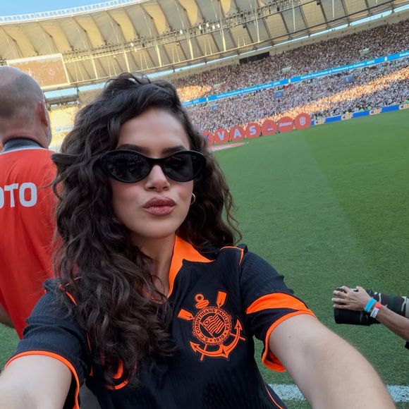 Em 2025, a atriz já negou romance com jogador do Corithians e reforçou: 'Somos amigos'