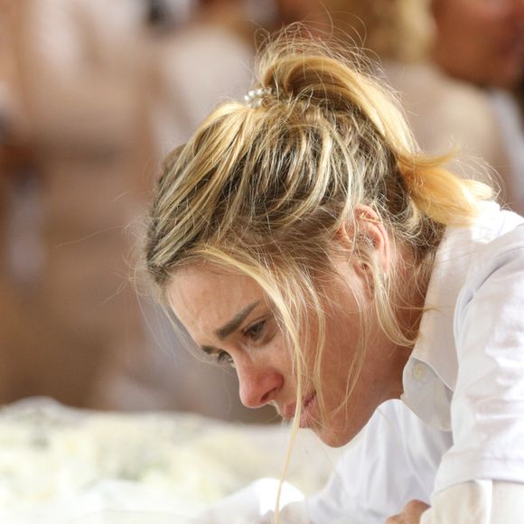 Amiga de Preta Gil, Carolina Dieckmann estava acompanhando o tratamento da cantora em Nova York