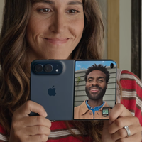 A partir de R$ 21.999, tela dobrável de 7,6 polegadas, estrutura de titânio, até 44 horas de bateria; Apple anuncia iPhone Duo e web faz previsão: 'Essa aberração vai flopar tanto'