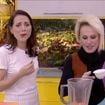 Parece bolo de cenoura, mas é bolinho de chuva: testei a receita da Ana Maria Braga que conquistou Letícia Colin, Adriana em 'Quem Ama Cuida', e estou completamente viciado!