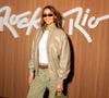 Sasha Meneghel: a estilista apostou em uma jaqueta de couro oversized em tom fendi sobre regata branca básica e calça jeans utilitária em tom verde-oliva. Os acessórios incluem cinto de couro marrom, óculos escuros retangulares de armação fina, bolsa de mão em camurça verde-militar - de R$ 11 mil reais - e botas de bico arredondado