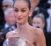A passagem de Izabel Goulart por Cannes virou um dos assuntos mais comentados entre brasileiros nas redes sociais após internautas apontarem mudanças no visual da ex-angel da Victoria’s Secret durante evento internacional na França